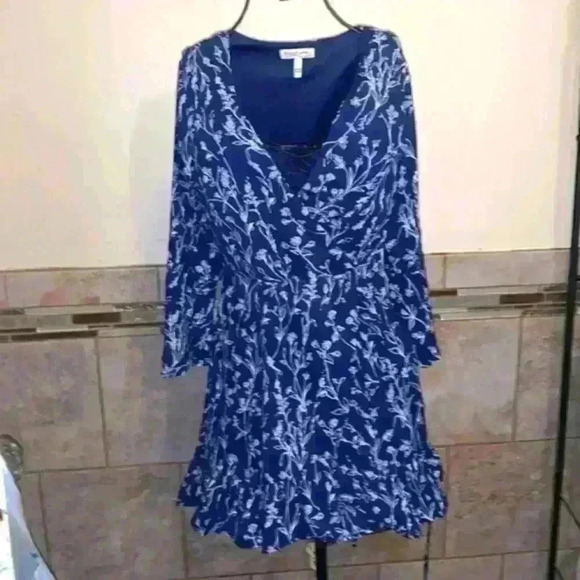 Xtraordinary  Dillards woman’s dress - Picture 3 of 5